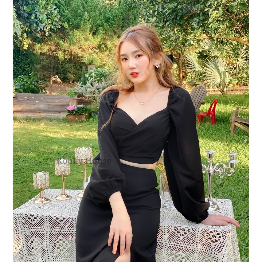 KOOKY HOUSE - ÁO AKINA ĐEN - Áo croptop thiết kế chéo ngực màu đen tay dài