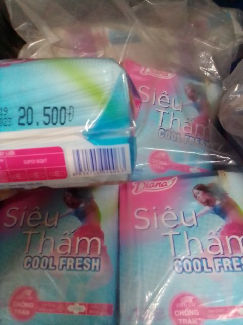 Băng vệ sinh Diana siêu thấm Cool Fresh có cánh 8 miếng