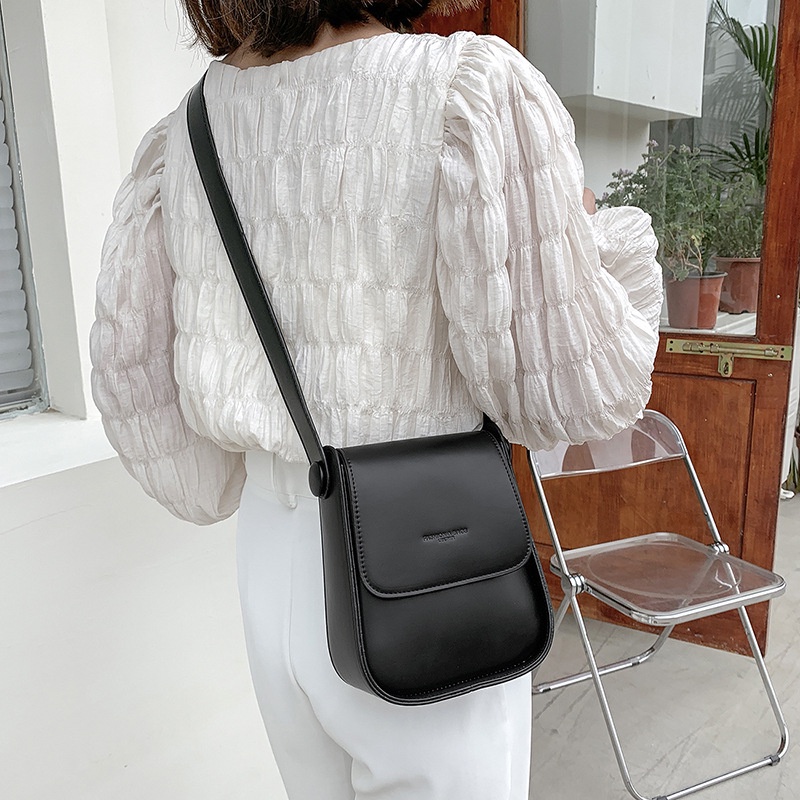 Túi đeo chéo mini da dáng hộp dài đính khuy tròn độc đáo dễ phối đồ