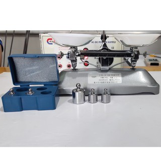 Cân Roberval thí nghiệm