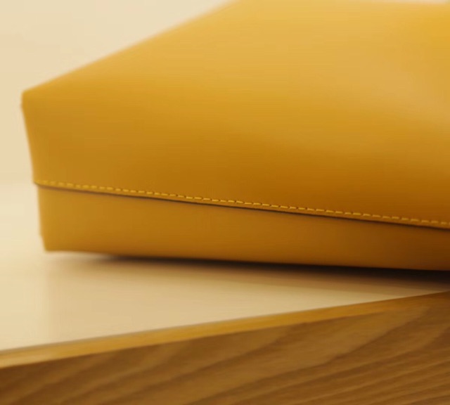 Túi tote công sở — màu vàng