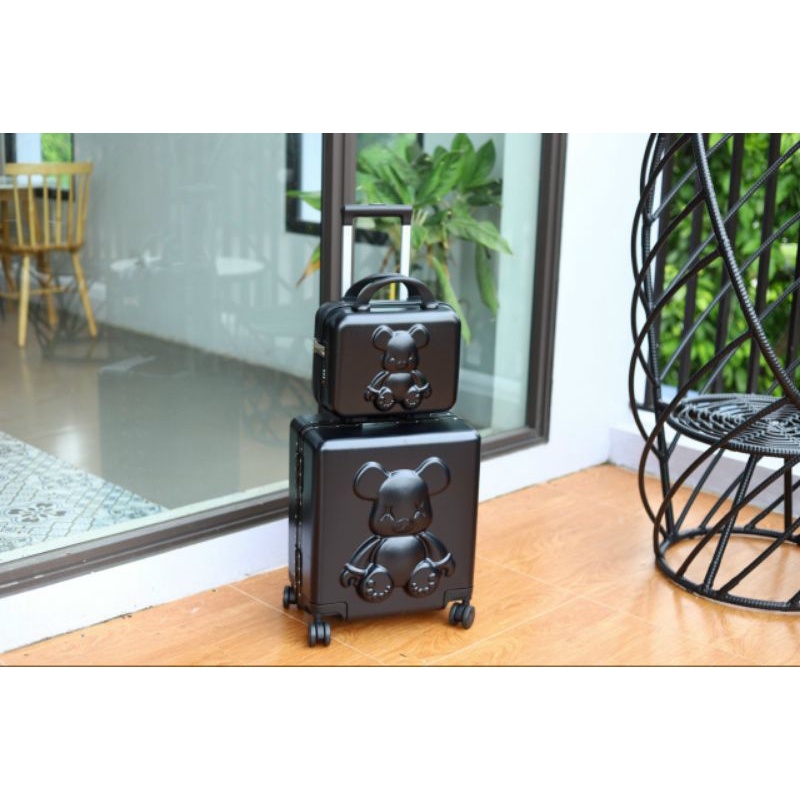 Vali bearbrickSize 18cm kèm cốp Bộ vali khóa sập, cốp cũng có khóa mã số
