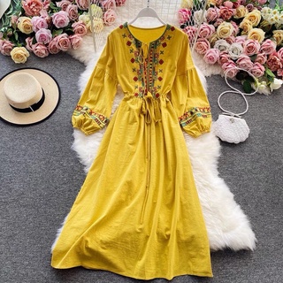 (Ảnh thật)(sẵn trắng, xanh)Váy đầm maxi boho thổ cẩm thêu hoa dáng dài cổ V tay phồng thắt dây đi du lịch đi chơi