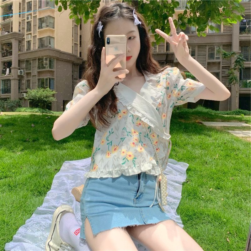 Áo Thun Nữ Ngắn Tay Cổ Chữ V Thời Trang Hàn | BigBuy360 - bigbuy360.vn