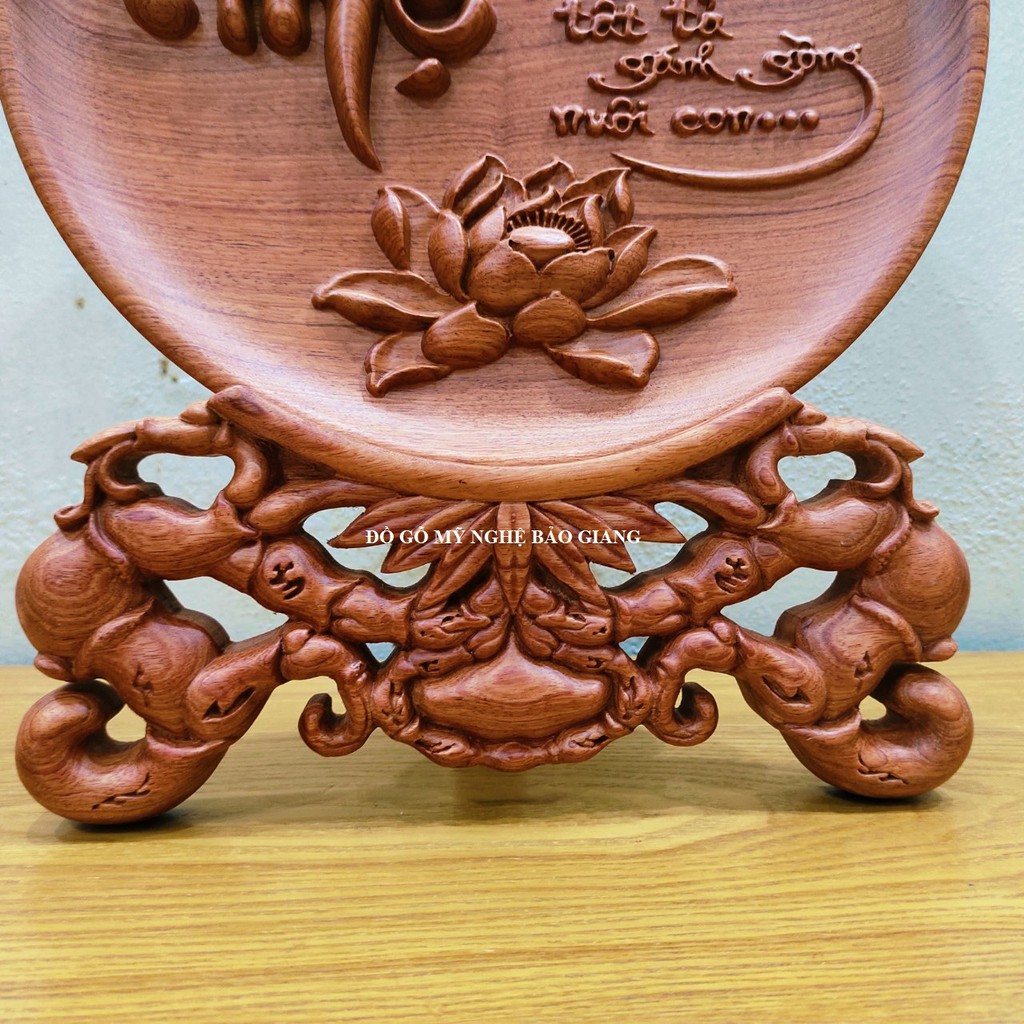 Đĩa trang trí phong thủy khắc chữ CHA MẸ gỗ hương