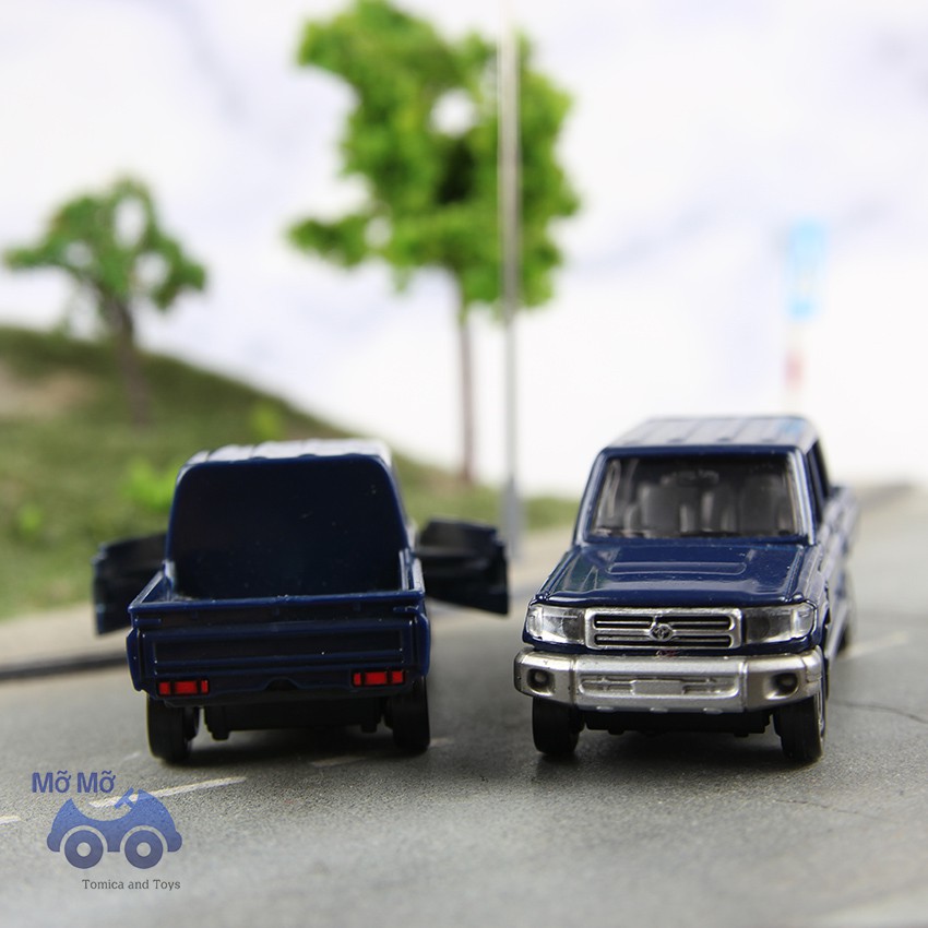 Thanh lý Xe mô hình tomica Toyota Land Cruiser