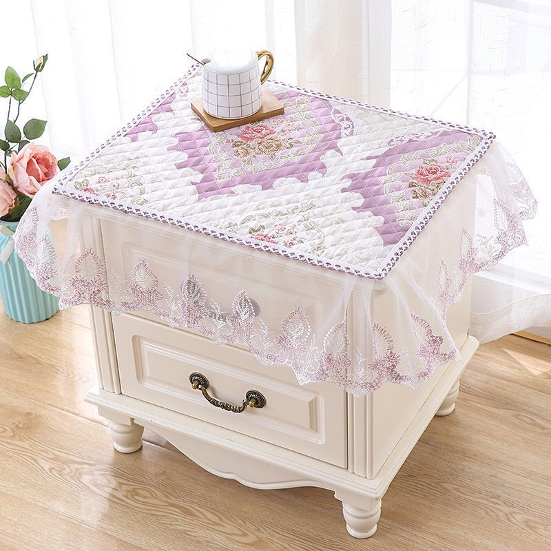 Khăn trải bàn trang điểm,két sắt kích thước 50 x 60 cm họa tiết ren với 3 màu vàng,hồng,xanh dương