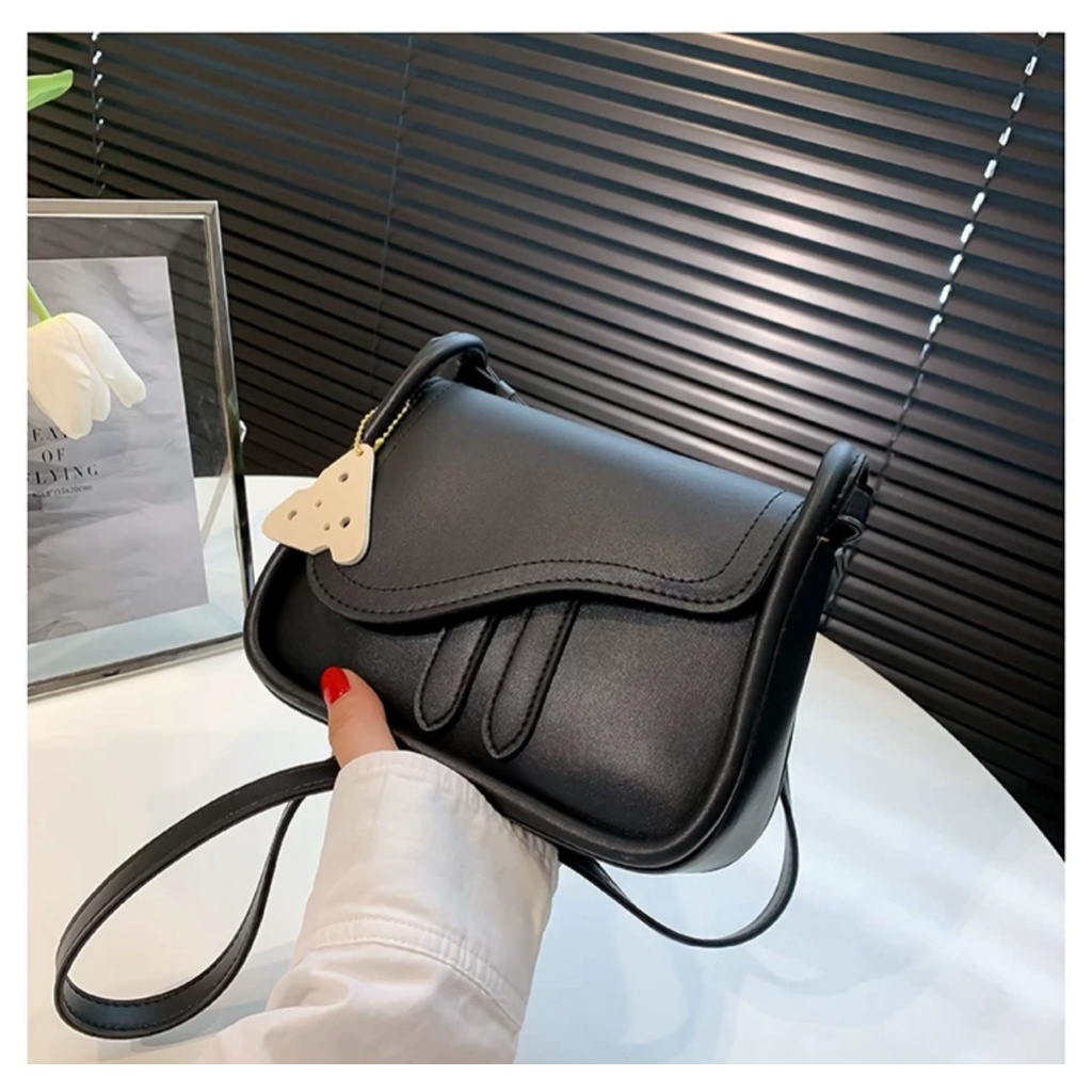 Túi xách nữ đeo chéo Linh Store da mềm thiết kế phong cách dễ thương kèm móc da tam giác