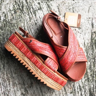 Giày coi đế xuồng hãng authentic