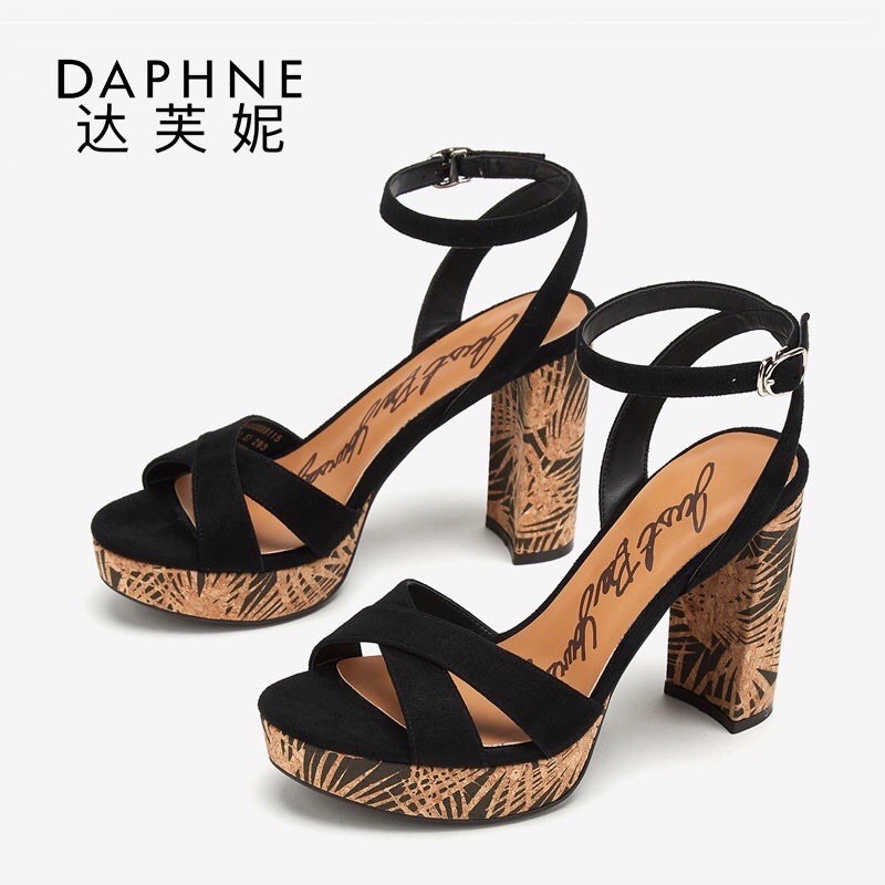 Giày cao gót Daphne xinh lắm