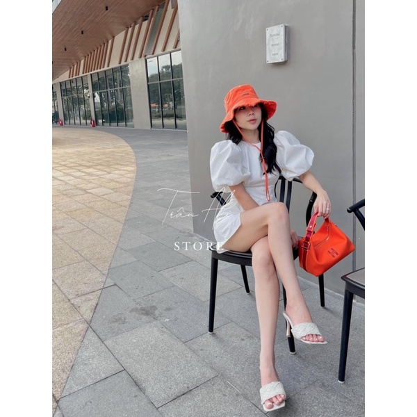 ĐẦM TRẮNG TAY PHỒNG KHOÉT LƯNG