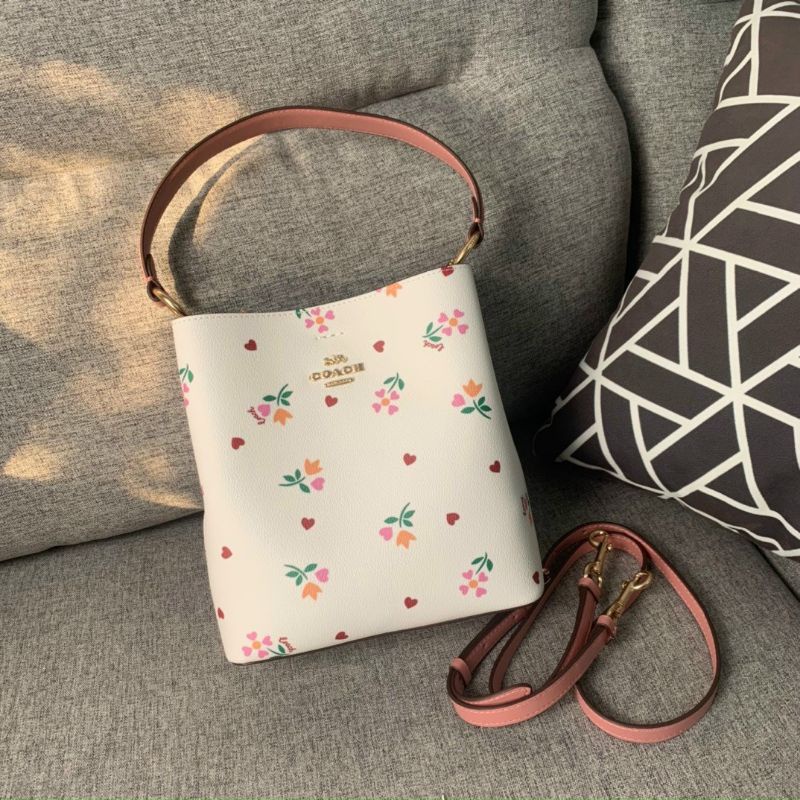 Túi Coach Bucket