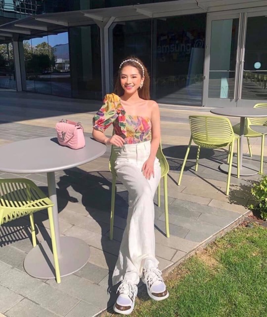 Áo hoa bẹt 1 vai sale còn 190k Rẻ nhất cho hàng cao cấp👍🏼 | BigBuy360 - bigbuy360.vn