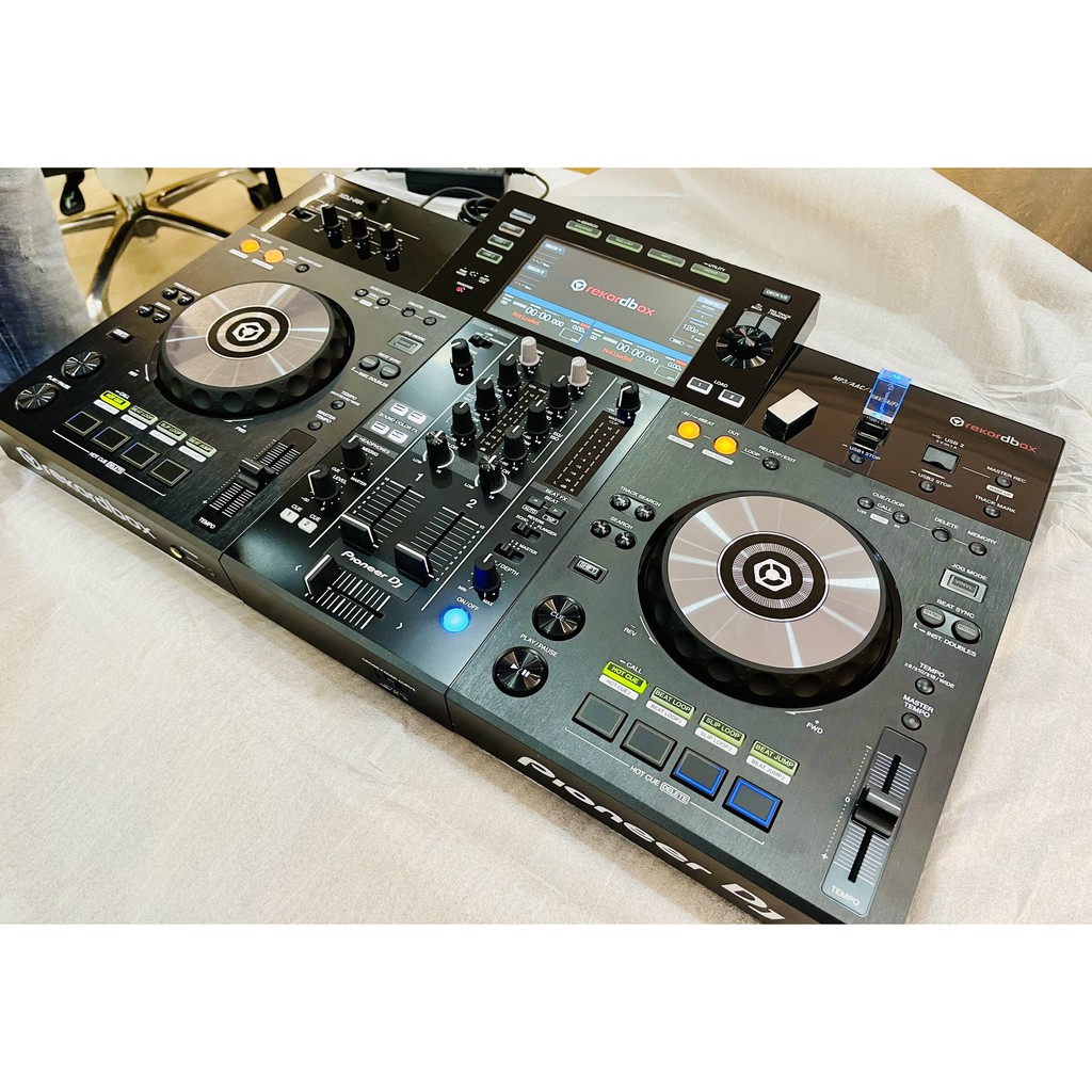 BÀN DJ PIONEER XDJ-RR (REKORDBOX DJ)