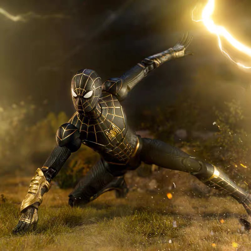 Mô hình Spider Man Black & Gold Suit ZD Toys chính hãng tỉ lệ 1:10