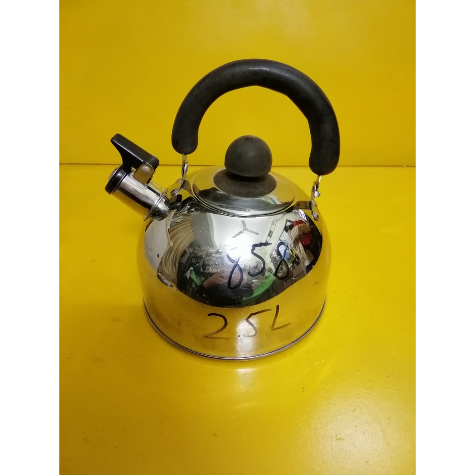 Ấm inox có còi hú nội địa Nhật (2.5L) (mã 858), Dùng được bếp từ