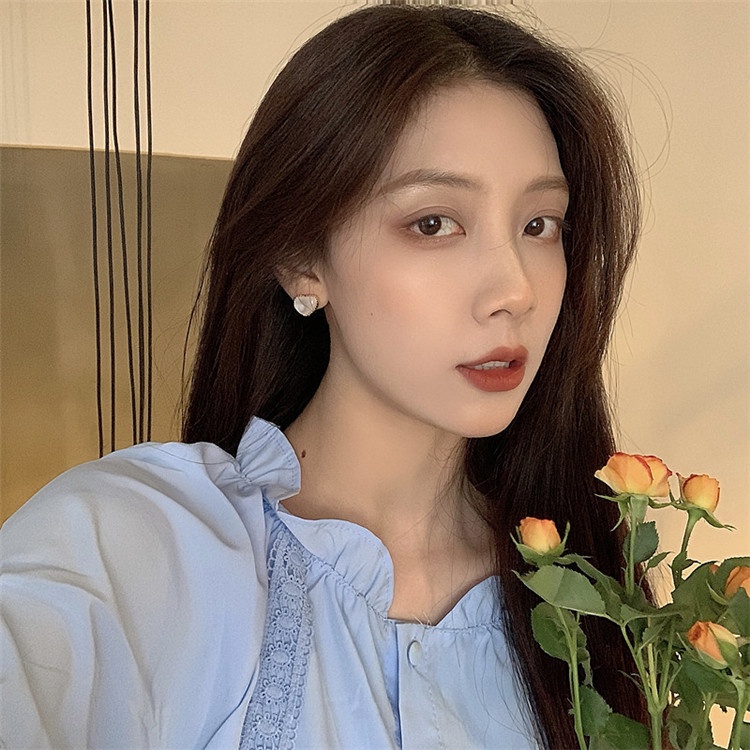 Khuyên tai đinh tán hình trái tim phối đá pha lê nhân tạo phong cách Phnom Penh đơn giản dành cho bạn nữ