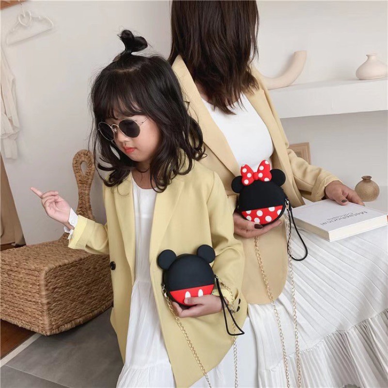 Túi mickey đeo vô cùng xinh xắn cho bé gái