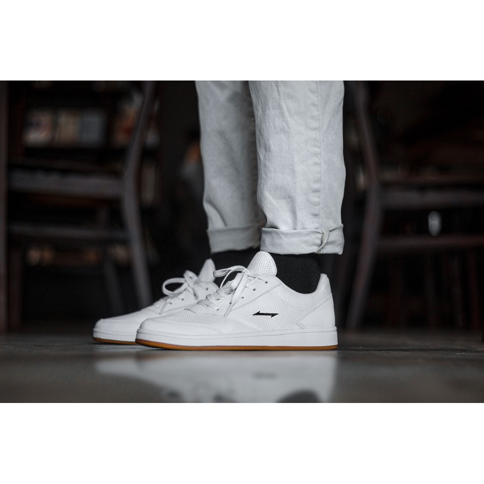 Giày Sneaker RieNevan - Casual [phối màu Trắng - Nâu Đất] | BigBuy360 - bigbuy360.vn
