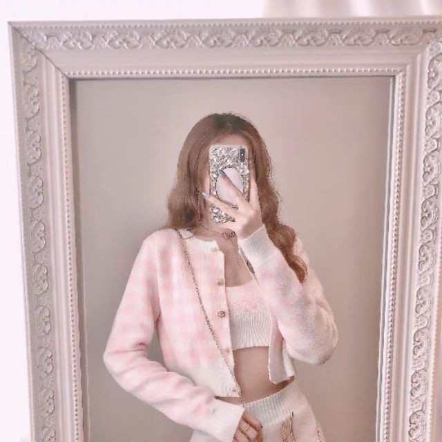 Set đồ len caro 3 món: Áo khoác cardigan dáng ngắn + chân váy body + áo croptop hai dây cổ chữ