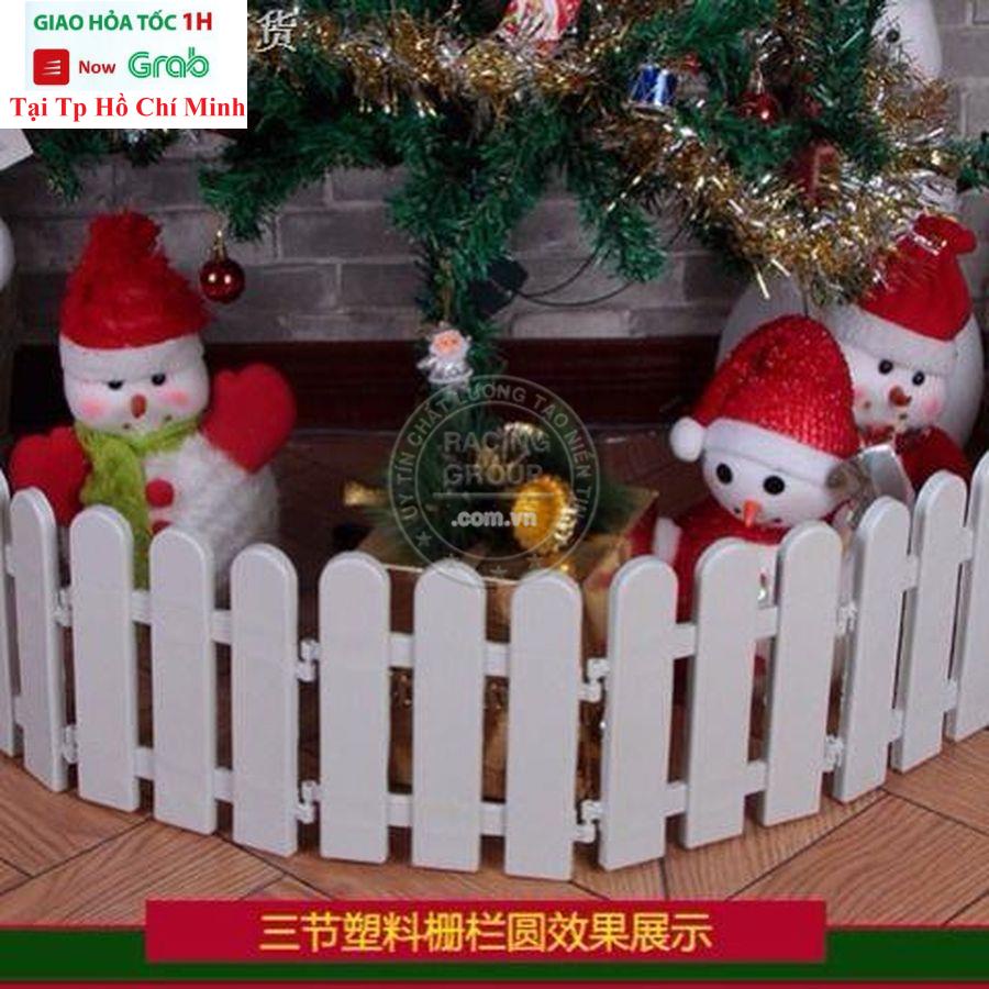 Hàng Rào Nhựa Đúc Trang Trí Cây Thông Noel , Ngoài Vườn , Tiểu Cảnh Kích Thước 20cm*30cm An Toàn Cho Trẻ Nhỏ ( 1 Miếng)