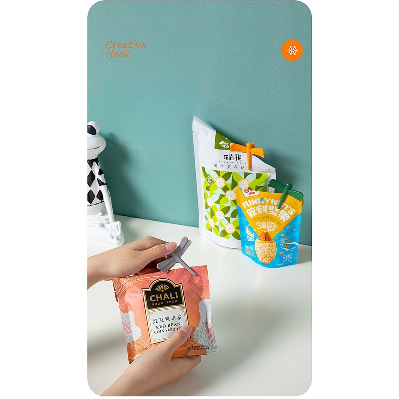 Móc Treo Đồ Dán Tủ Lạnh Đa Năng Hình Hoạt Hình