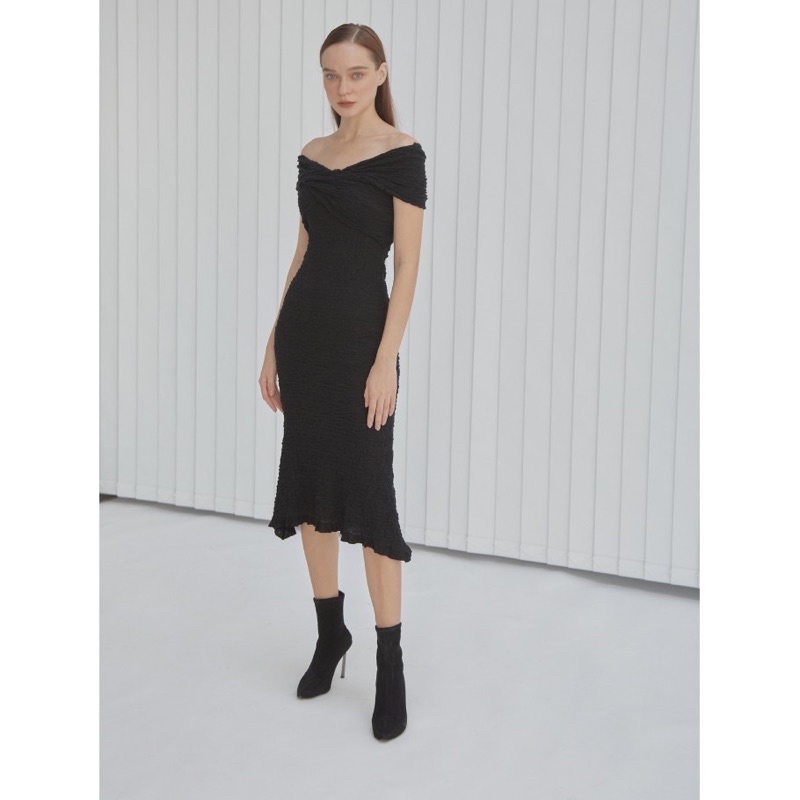 Váy dài xoắn vai Cocosin