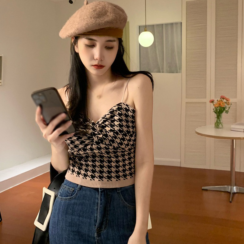 Áo Croptop Hai Dây Cổ Chữ V Siêu Nhẹ Phong Cách Quyến Rũ Dành Cho Nữ