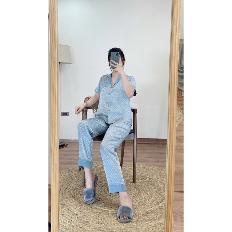 Sale Bộ lụa Vic còn sz S