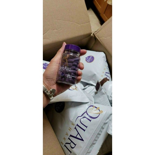 Bộ Quiari giảm cân gồm bột Quiari Shake 950g và một lọ Quiari Energy 60 viên
