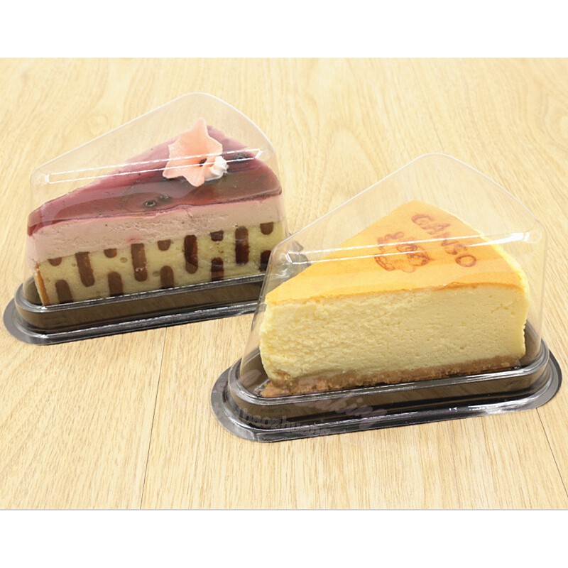 Hộp nhựa dùng 1 lần tam giác đế đen A03 - Plastic box triangle shape with lid cake box