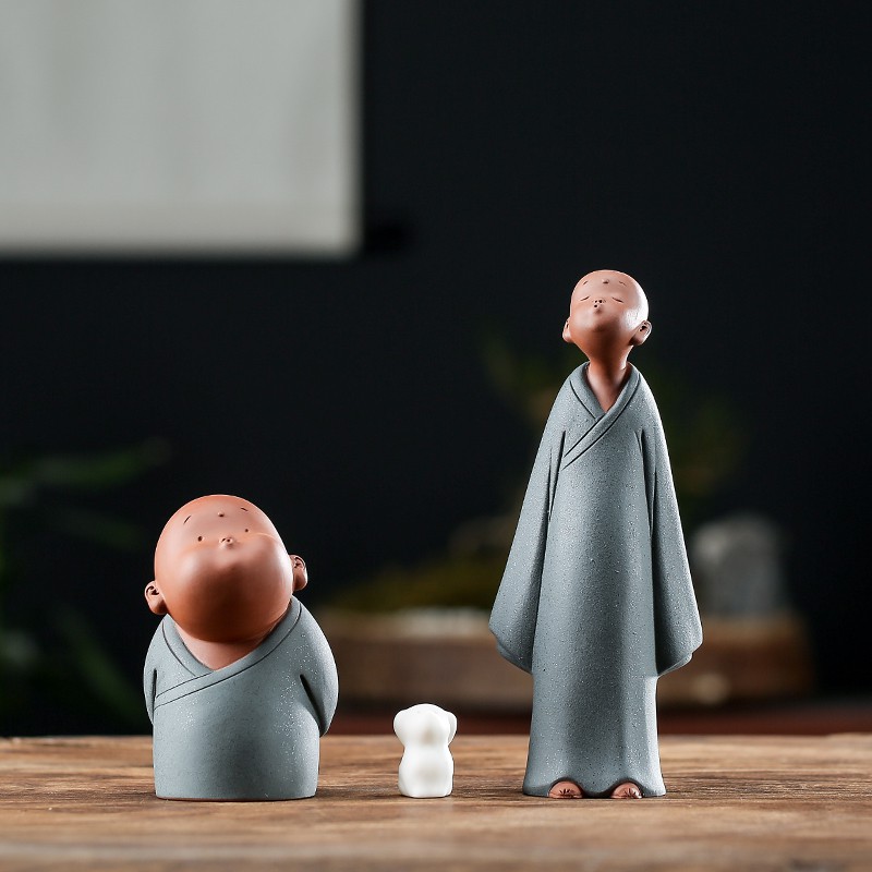 Bộ đôi hoàn hảo - 02 tượng chú tiểu bằng gốm tử sa cao cấp