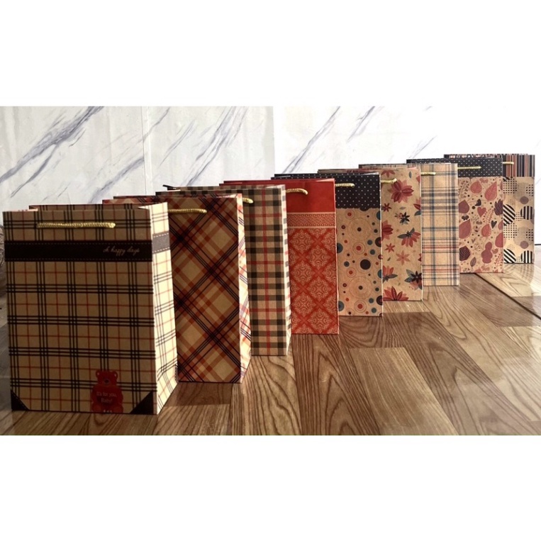 Combo 20 túi giấy đựng quà kraft có quai đủ size (giao màu ngẫu nhiên)