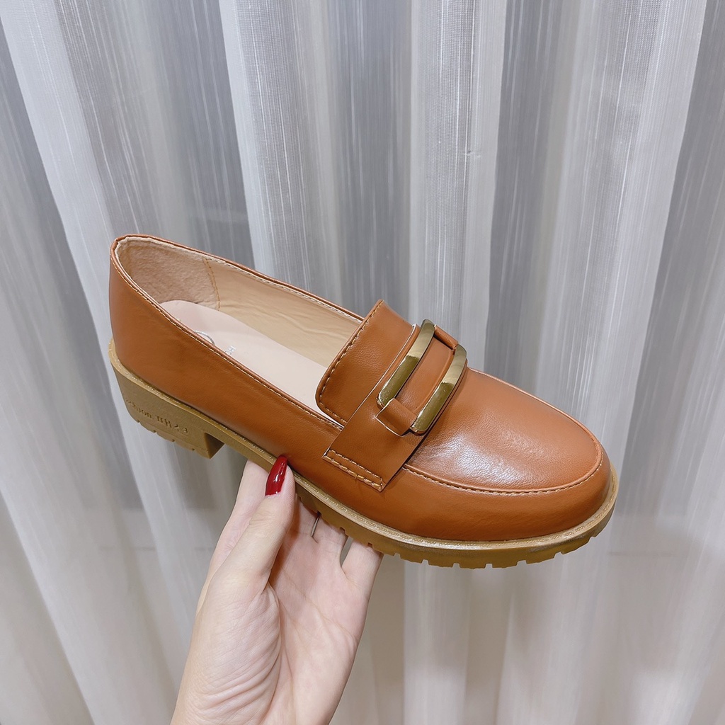Giày đế bằng cao gót nữ công sở, da bóng, gót vuông khóa ngang