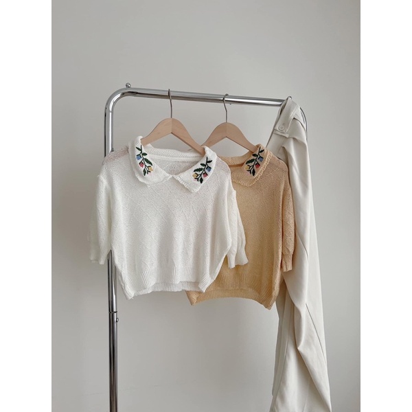 Áo croptop len mỏng cổ in hoa siêu xinh