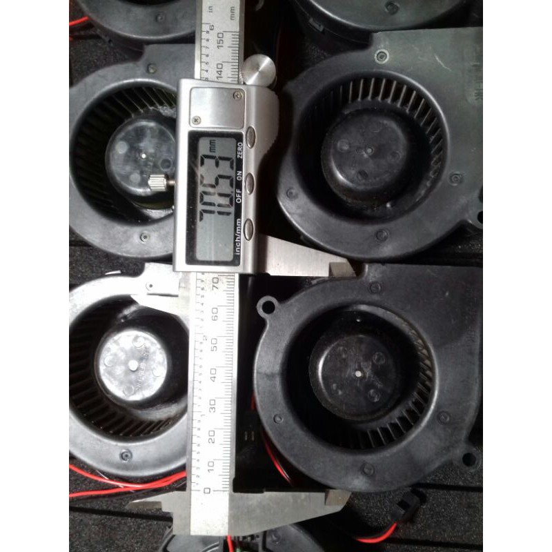Quạt sò 24vdc , to 7cm , tháo máy chạy êm .