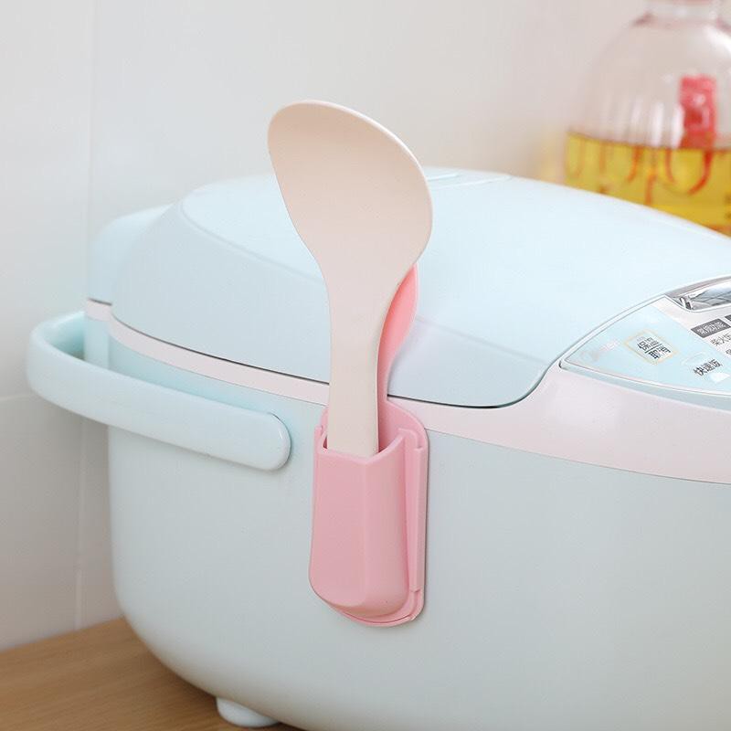 HỘP ĐỰNG VÁ/MUỖNG XỚI CƠM ĐA NĂNG DÁN NỒI CƠM ĐIỆN NHỰA AN TOÀN THỰC PHẨM