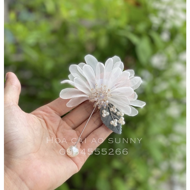 Hoa cài áo,tag cài váy chất liệu voan ép cong dáng nửa bông