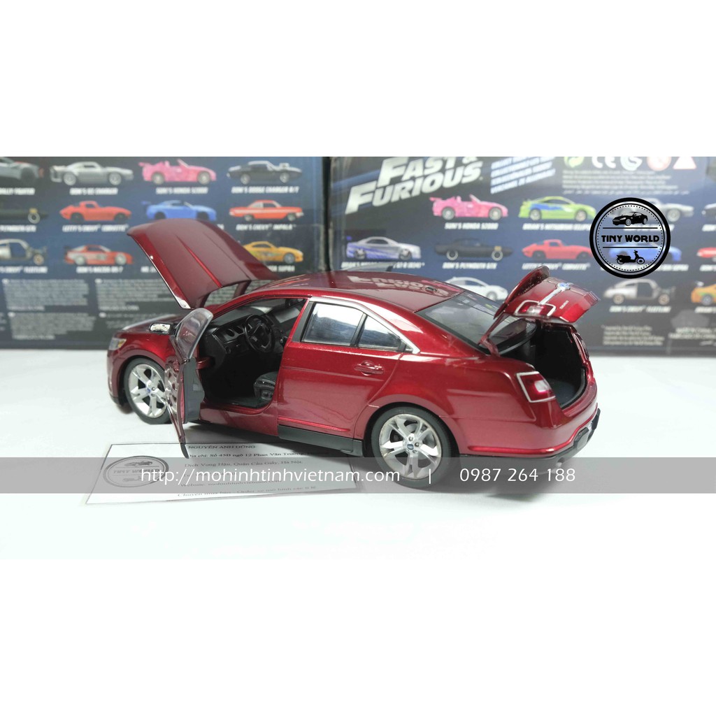 Mô hình ô tô Ford Taurus 2010  1:24 Greenlight