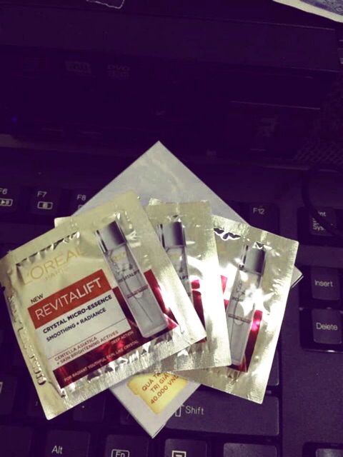 Xịt khoáng Vichy 150ml (tặng kèm mẫu thử loreal Essence) | BigBuy360 - bigbuy360.vn