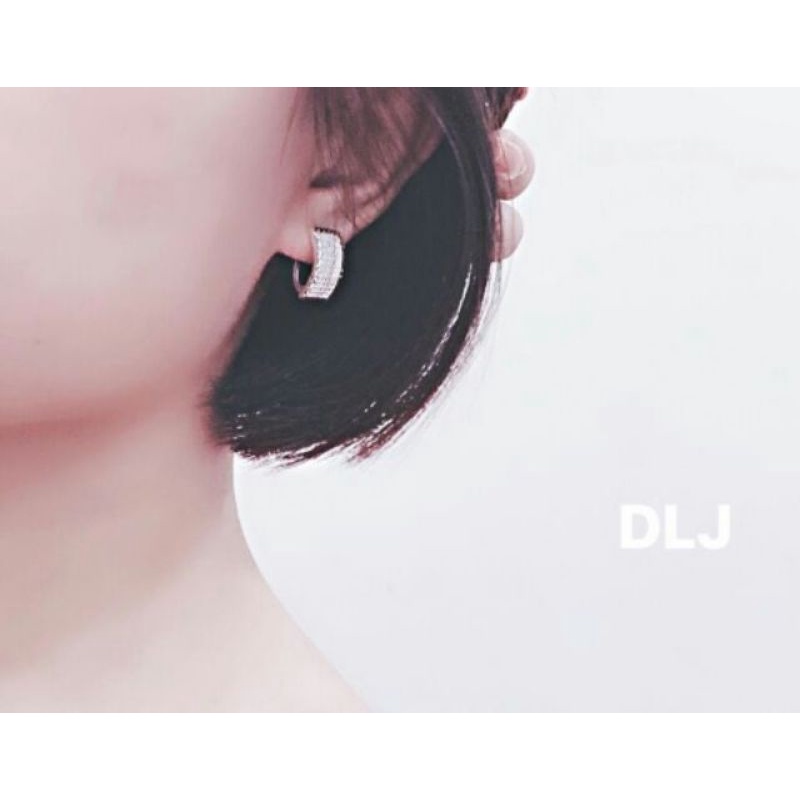 BÔNG TAI BẠC KIỂU BẤM ĐÍNH ĐÁ SIÊU SANG