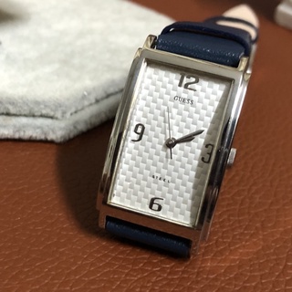 Đồng hồ nữ dây da thương hiệu Guess của Mỹ