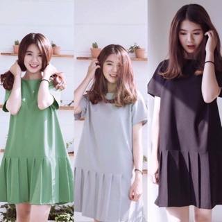 Váy suông xếp ly