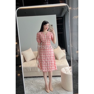 Váy kẻ cúc ngọc cổ v