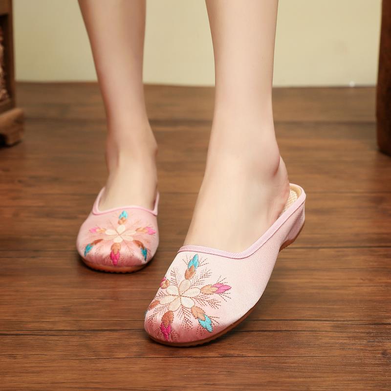 Giày Lười Mũi Tròn Thêu Họa Tiết Dân Tộc Hannover 18T-10 Phong Cách Mới Xuân Thu Dành Cho Bạn Nữ