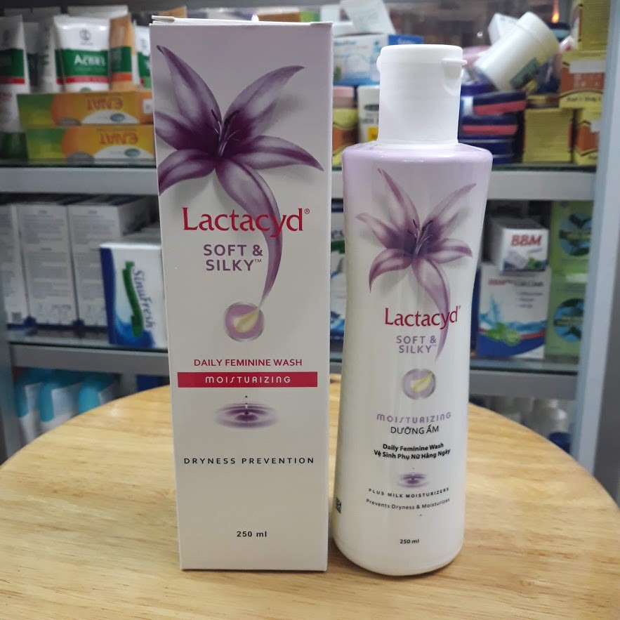 [Hàng Chính Hãng] - Dung dịch vệ sinh phụ nữ Lactacyd Soft & Silky 250ml - [Giảm Giá]