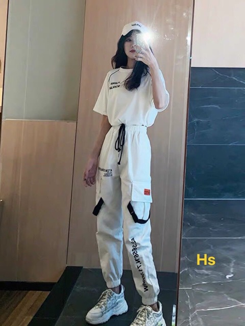 Quần jogger dây chữ