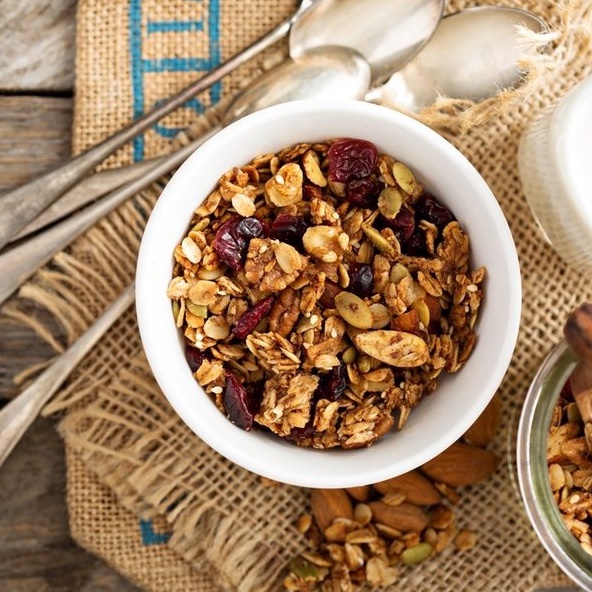 [Mã GROSALE1 giảm 8% đơn 500K] Granola Siêu Hạt Thơm Ngon, Ngũ Cốc Giảm Cân Thêm Macca, Óc Chó, Dừa Khô BẾP MẸ SG