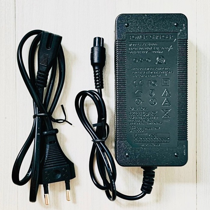 Sạc pin xe điện cân bằng 42V-công nghệ mới IC tự ngắt chống cháy nổ chất lượng tốt- Hàng chính hãng