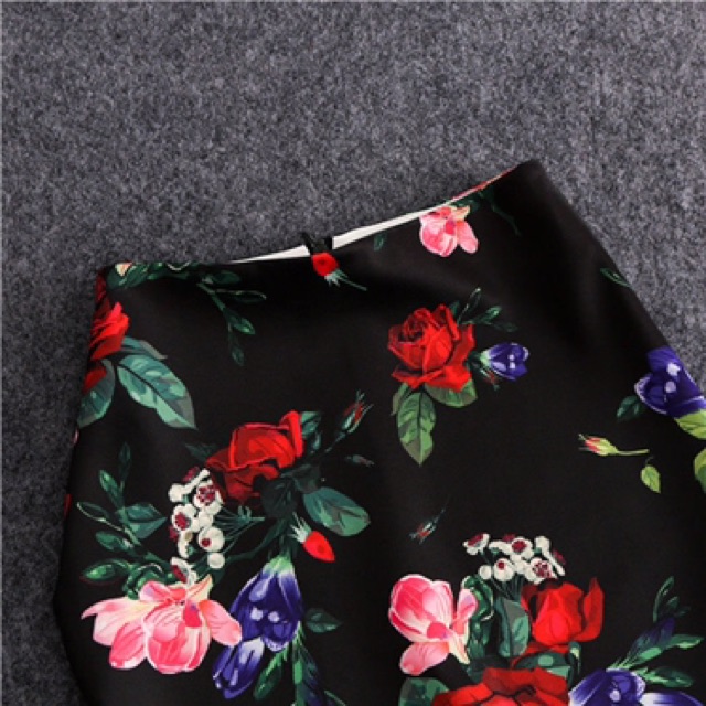 (Hàng có sẵn) váy bút chì hoa Hồng nhỏ hình in nét | BigBuy360 - bigbuy360.vn